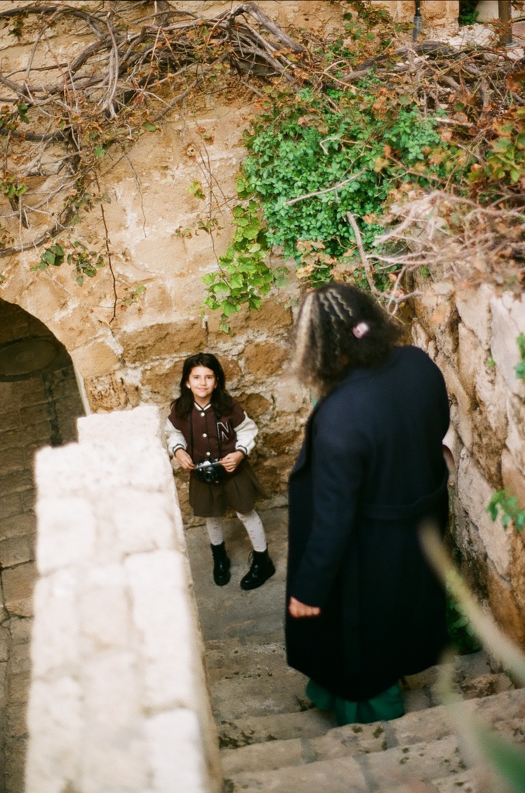 Ама с дочкой. Film portrait photographer