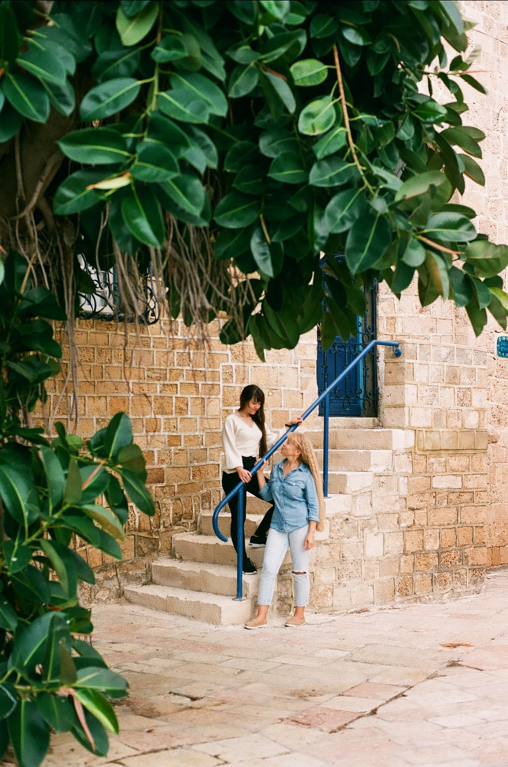 Ксюша с мамой. Film portrait photographer