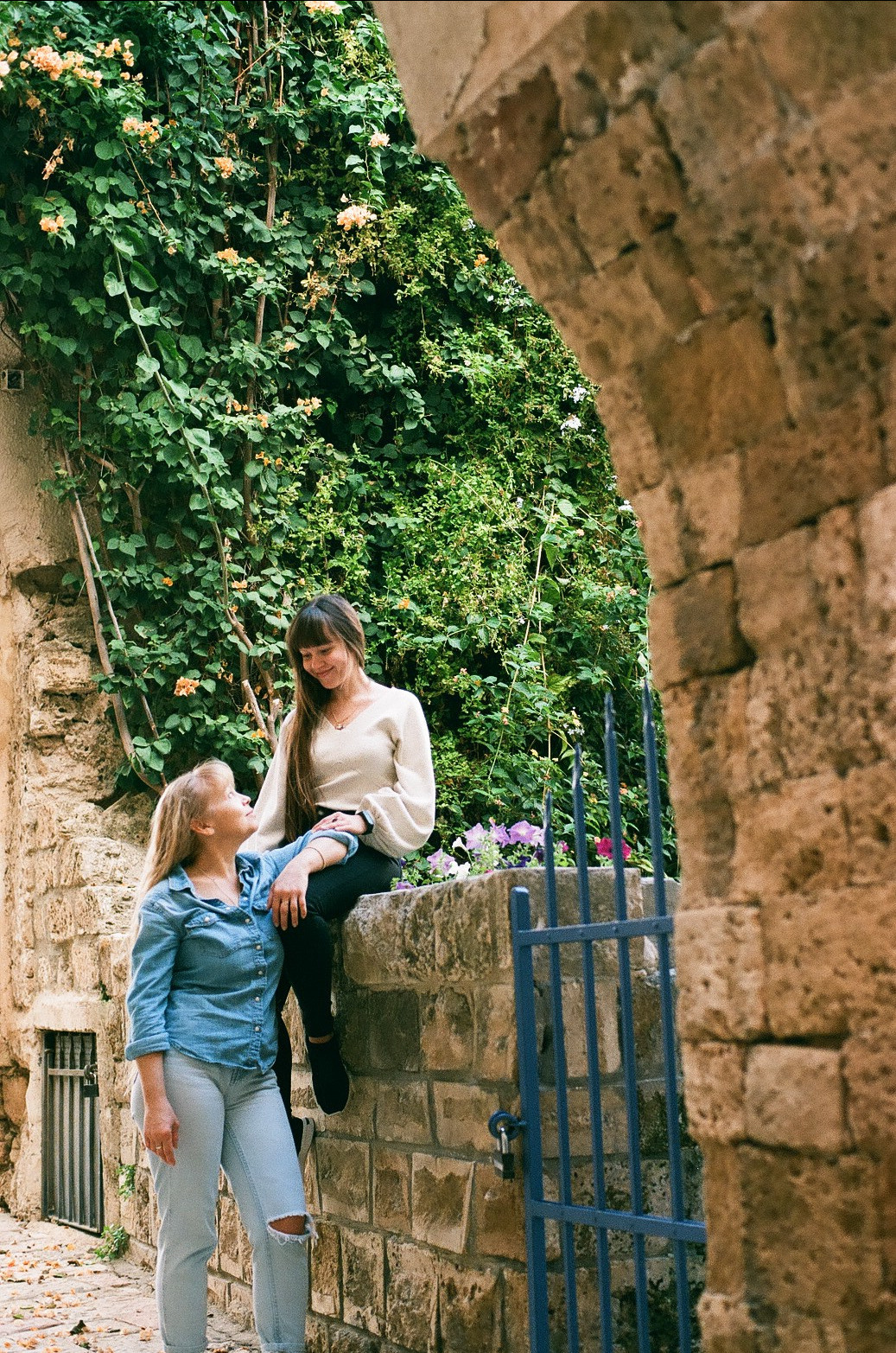 Ксюша с мамой. Film portrait photographer