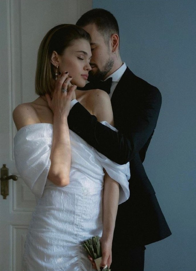 Posa di base per un servizio fotografico di coppia