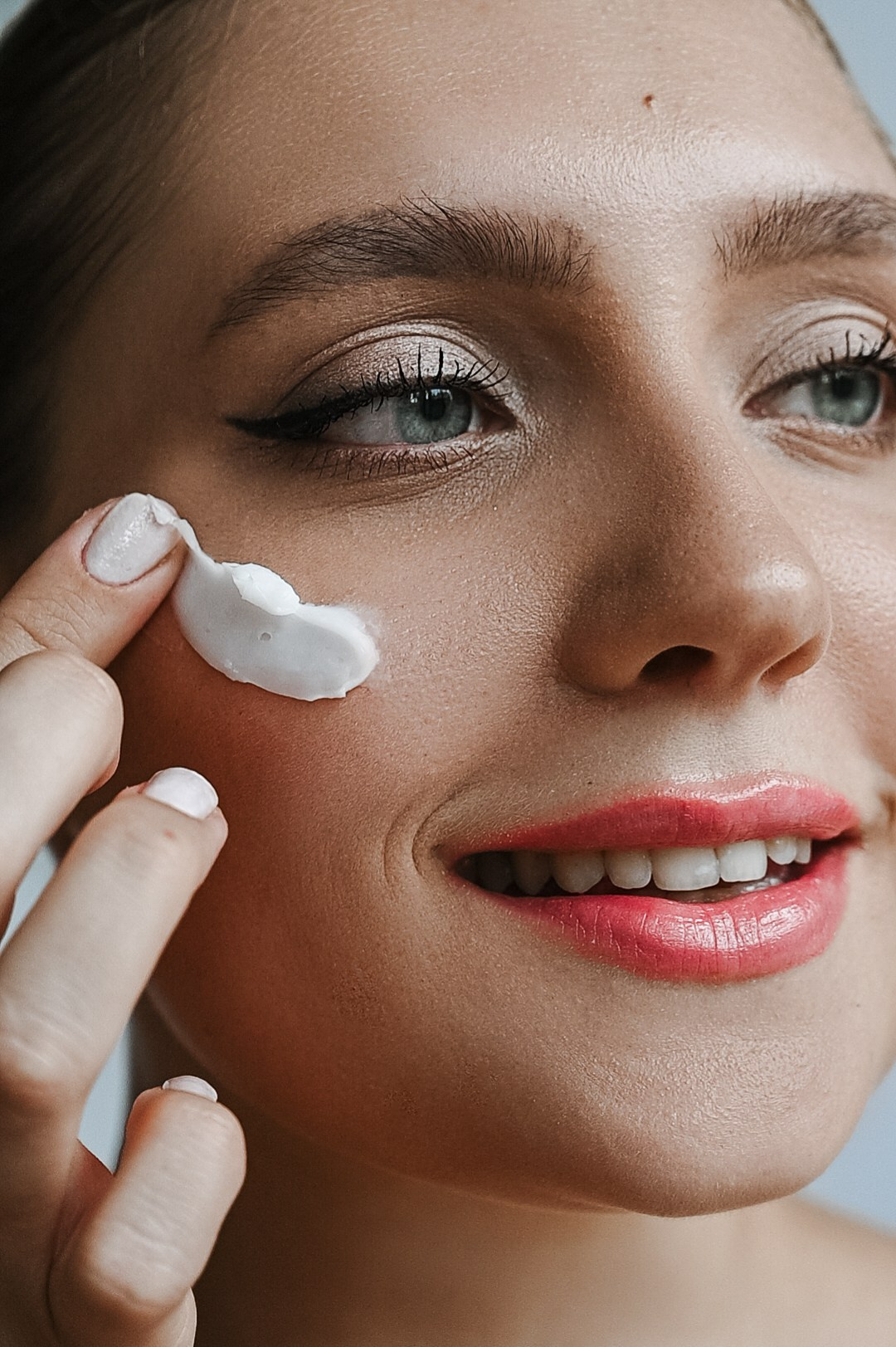 Skin&Care beauty shop. ANNA-MARIA PHOTO CONTENT CREATOR — фотограф, эстет, художник и визуальный эксперт в Instagram, работающий в Праге