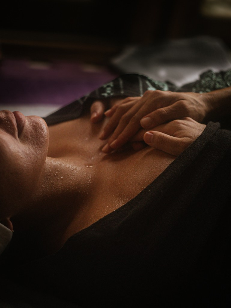 Ritual de fechamento Posparto. Fotógrafo de família e crianças