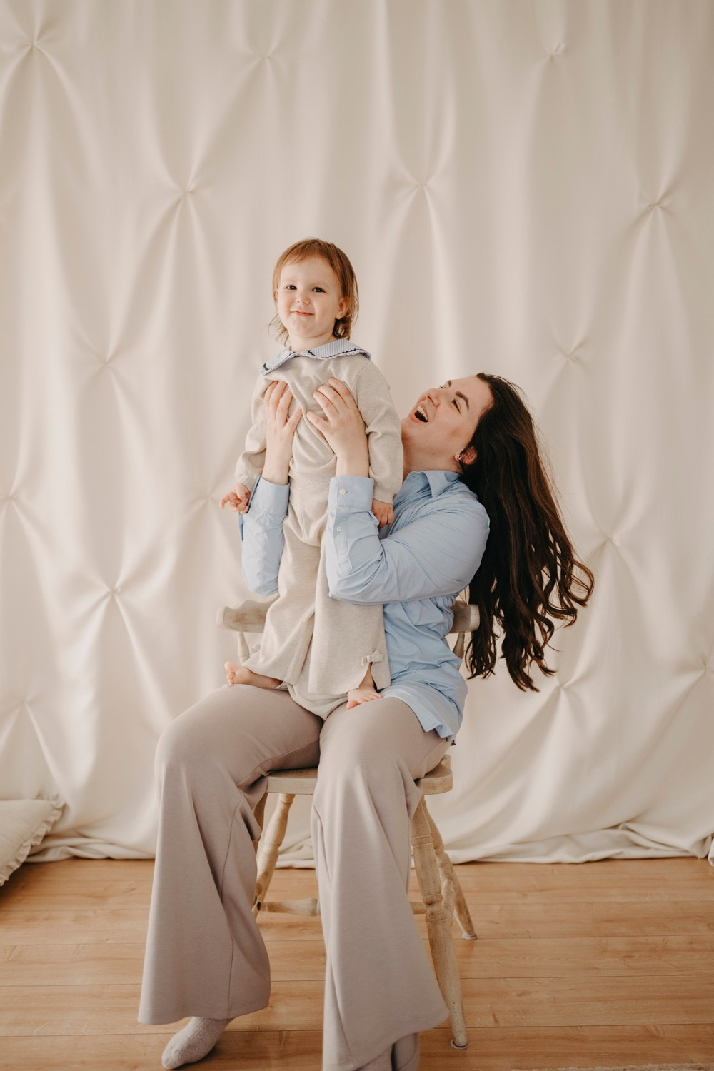 Mamine i bakine Masa i Nadja. Deciji i porodicni fotograf u Beogradu Oksana Skendzic