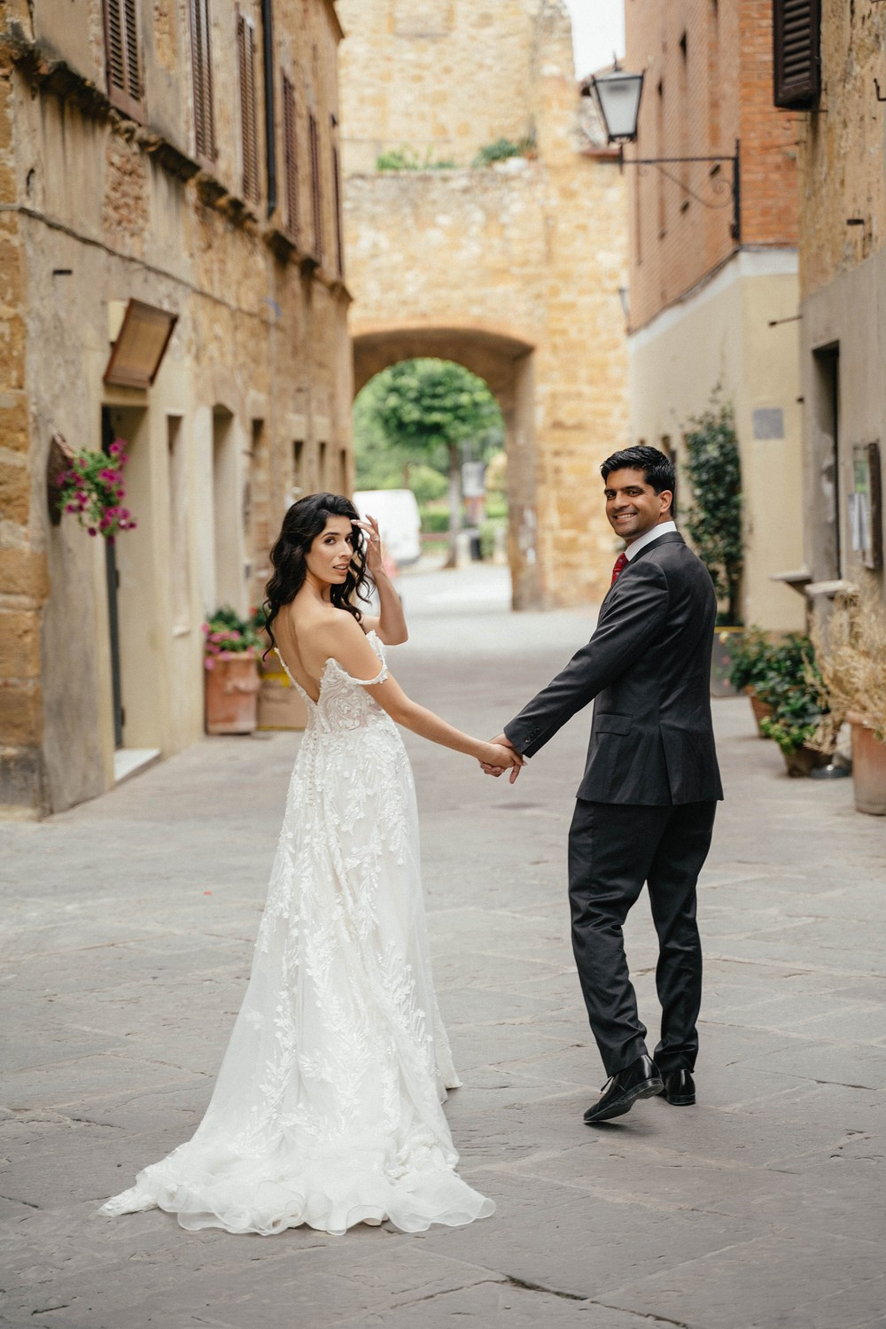 Wedding photoshoot in Pienza. Photographer in Italy Natalie Bero