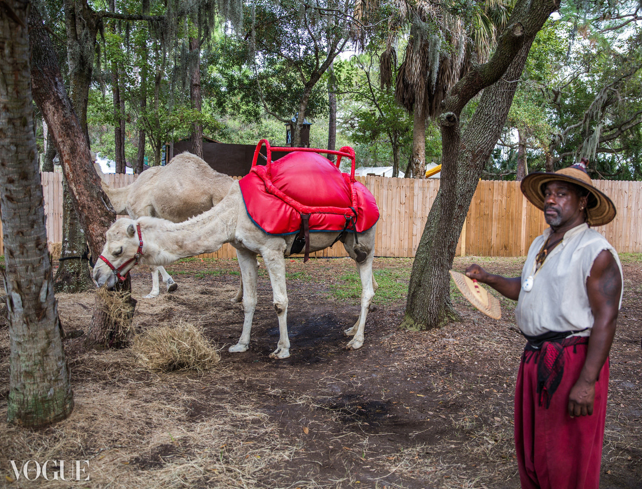 VOGUE. Ксения Мирная — Фотограф, с которым вы напишете вашу историю…