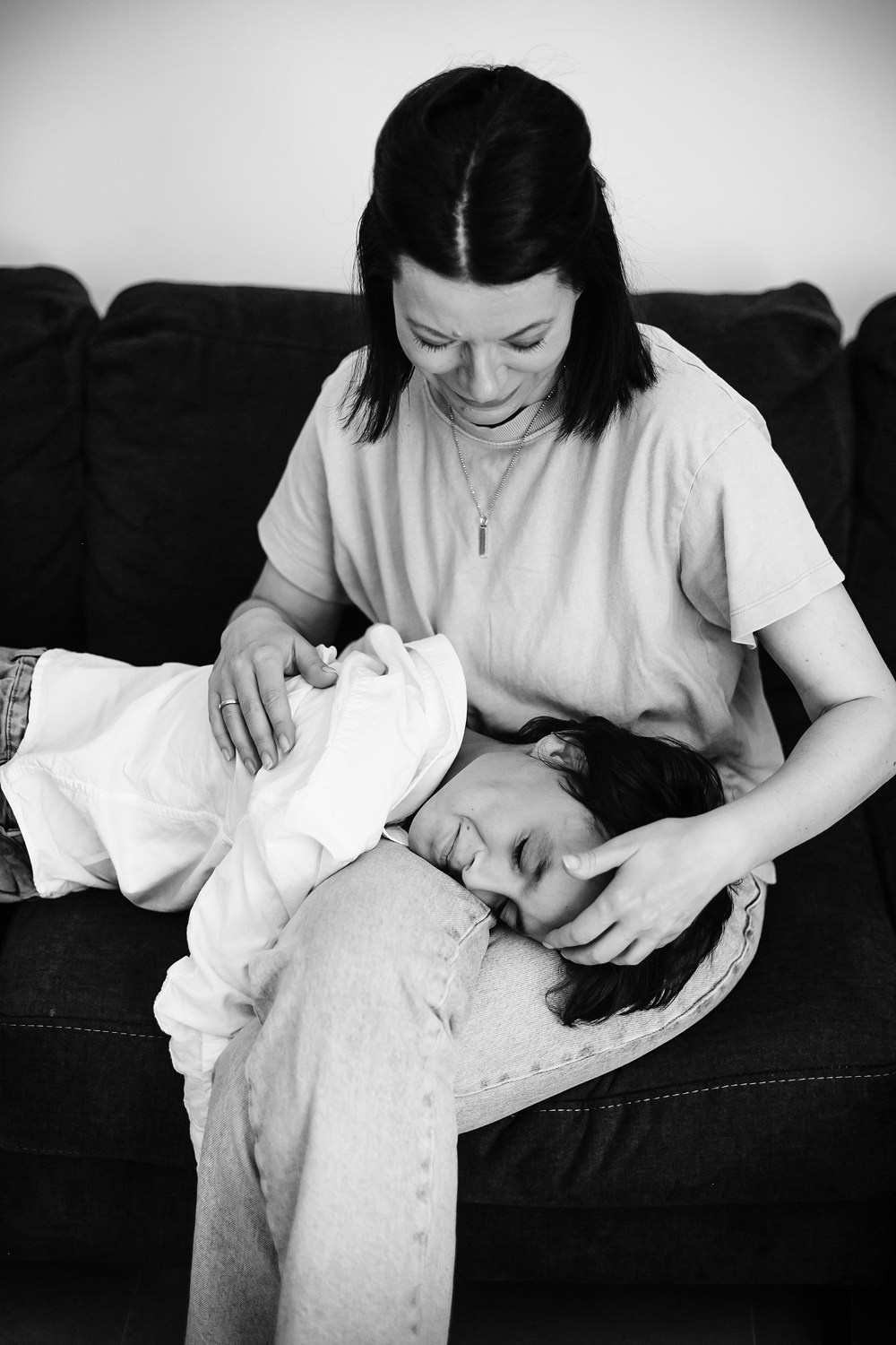 Mom&daughter at home. Family photographer in Israel