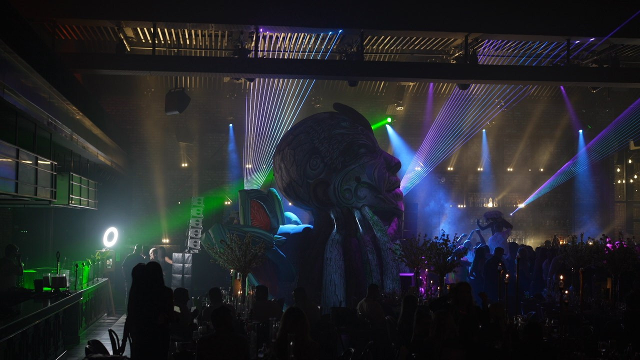 VIA / BASICO. Wedding and events photographers Studio Shalom