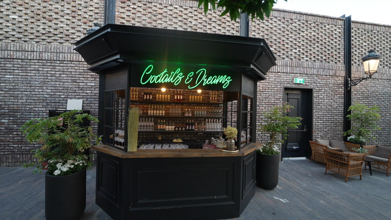 VIA / BASICO. Wedding and events photographers Studio Shalom