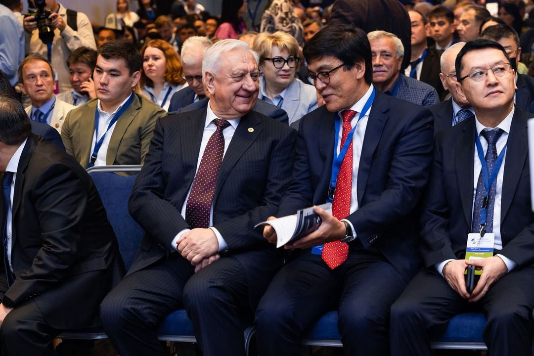 Бизнес форумы. Фотограф Бишкек Садовский Никита