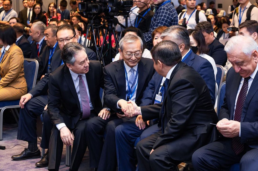 Бизнес форумы. Фотограф Бишкек Садовский Никита