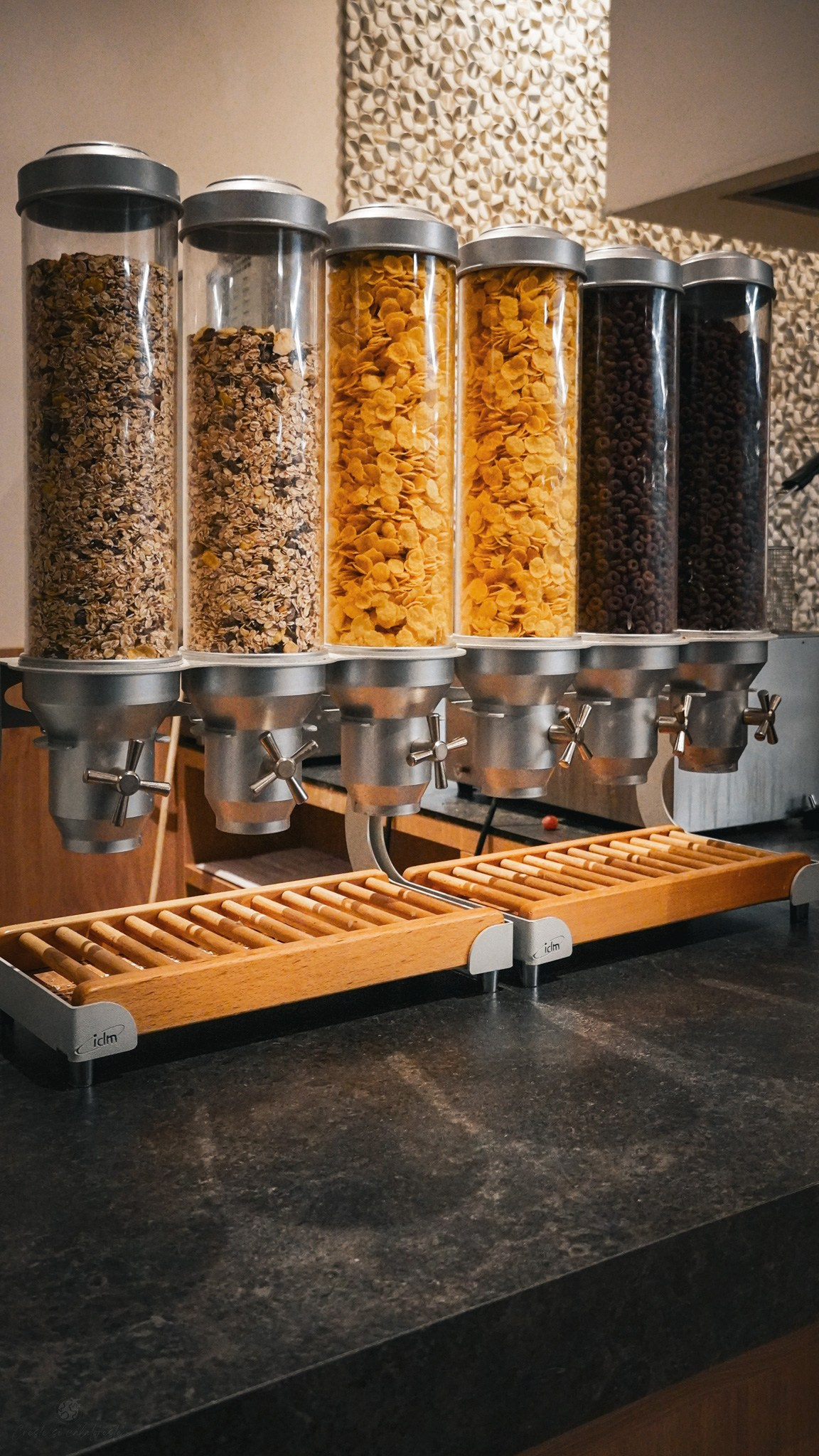 Bacolux Koralyo. Creste si calatoreste