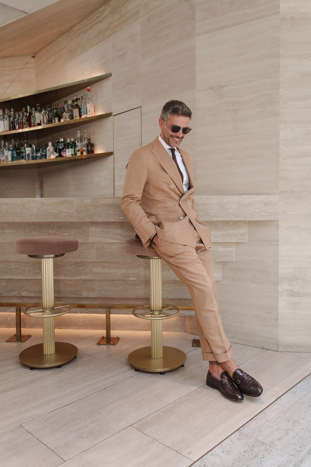 Editorial-style personal photoshoot in Milan with refined interior