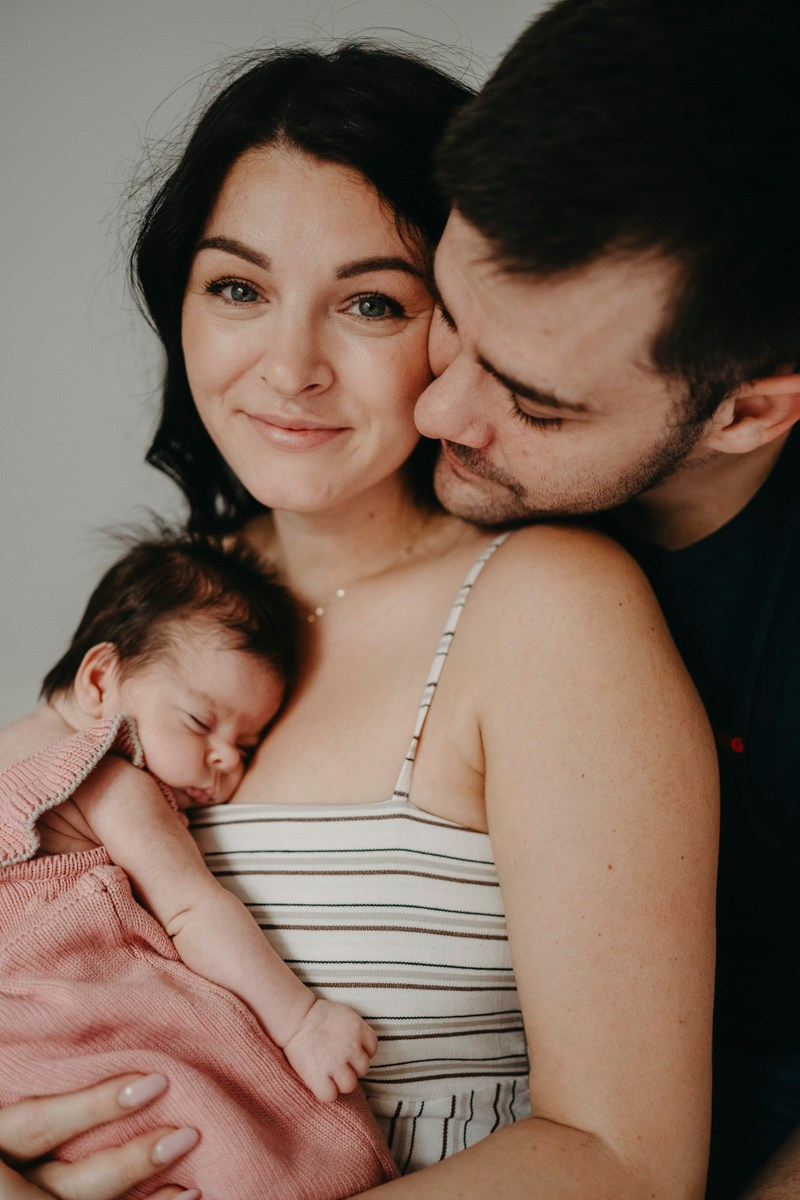 Latinka, Visnja i Konstantin / porodicno fotografisanje, fotografisanje bebe kod kuce. Deciji i porodicni fotograf u Beogradu Oksana Skendzic