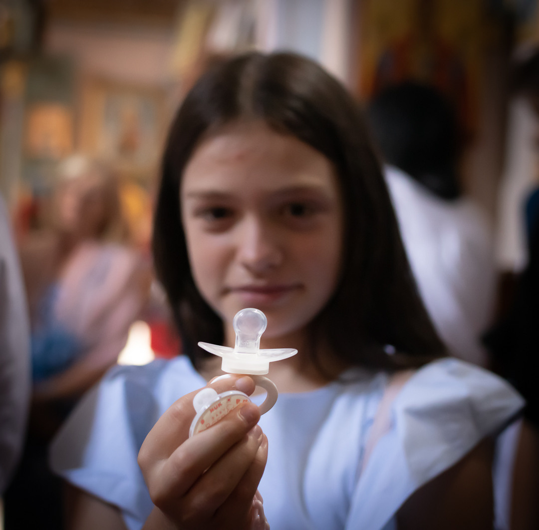 fotografija devojčice sa cuclom