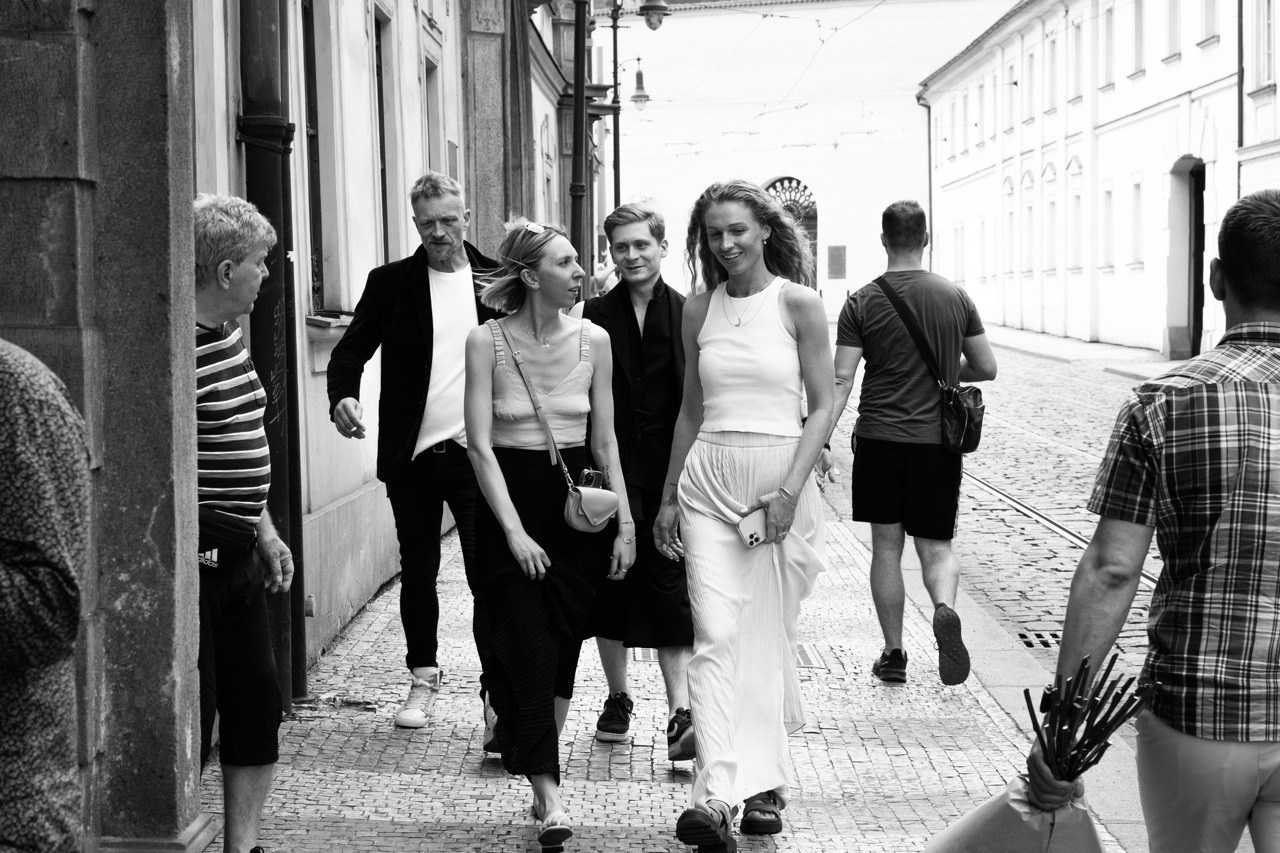 Backstage fotografie. Dana Lišková — Empatická fotografka | Introspektivní umělkyně | Neurodivergentní koučka| Zakladatelka Artepy.cz