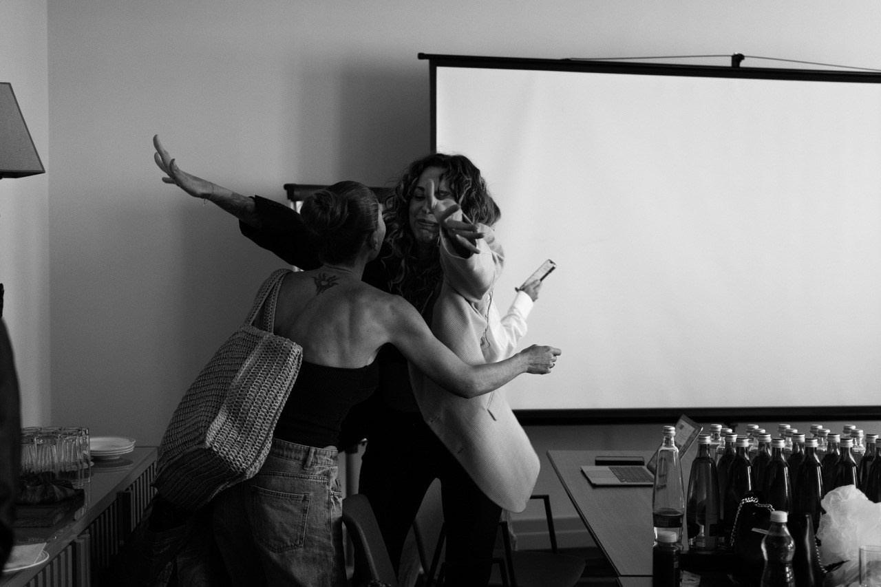 Backstage fotografie. Dana Lišková — Empatická fotografka | Introspektivní umělkyně | Neurodivergentní koučka| Zakladatelka Artepy.cz