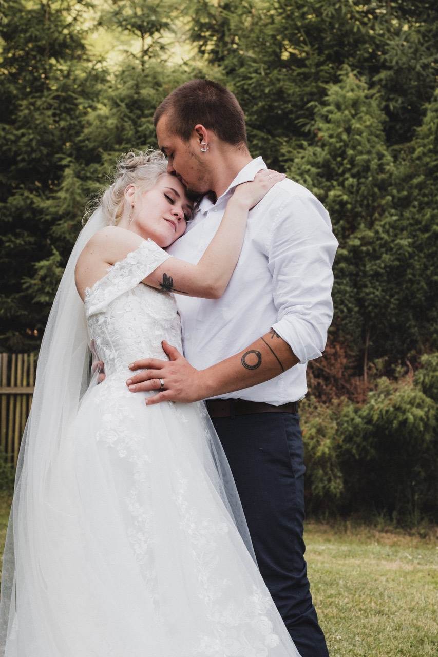 Dana Lišková - Wedding and couple photographer Prague - Wedding photographer Prague - Couple photography - Wedding portraits