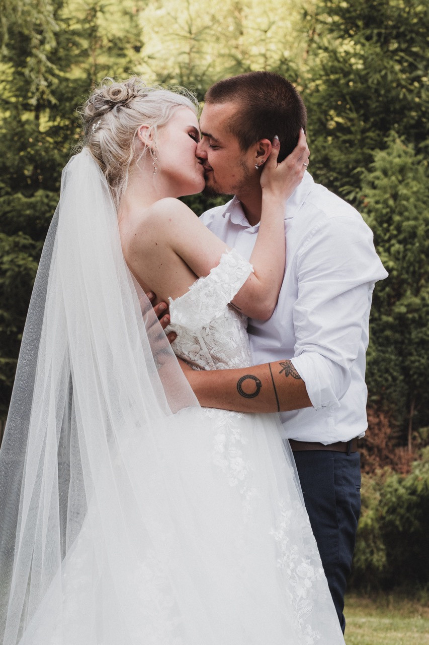 Dana Lišková - Wedding and couple photographer Prague - Wedding photographer Prague - Couple photography - Wedding portraits