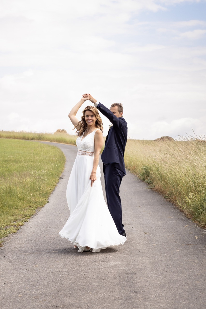 Dana Lišková - Wedding and couple photographer Prague - Wedding photographer Prague - Couple photography - Wedding portraits