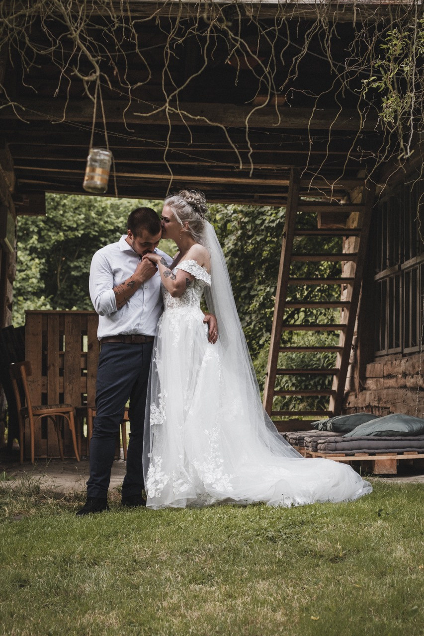 Dana Lišková - Wedding and couple photographer Prague - Wedding photographer Prague - Couple photography - Wedding portraits