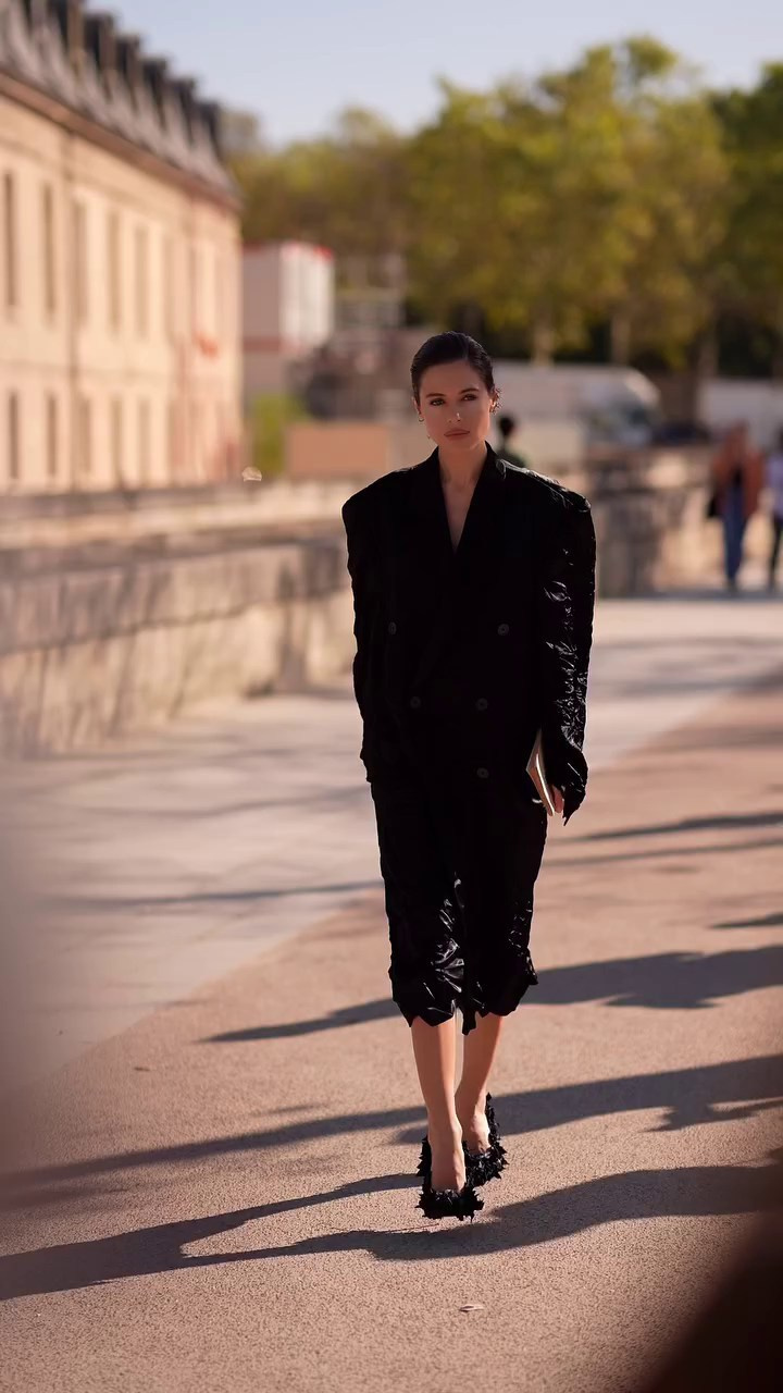 Kseniya Shipilova. Julia Di |Fashion streetstyle photographer|videomaker in Milan & Paris