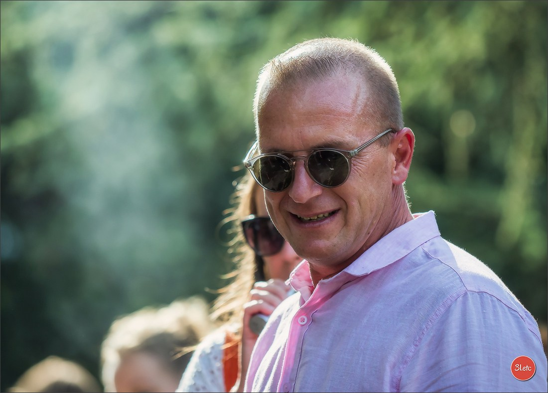 Teckels Parade Strasbourgeoise  Vous pouvez voir le galerie de photos. Photographe à Strasbourg | Portraits, Studio, Enfants, Événements