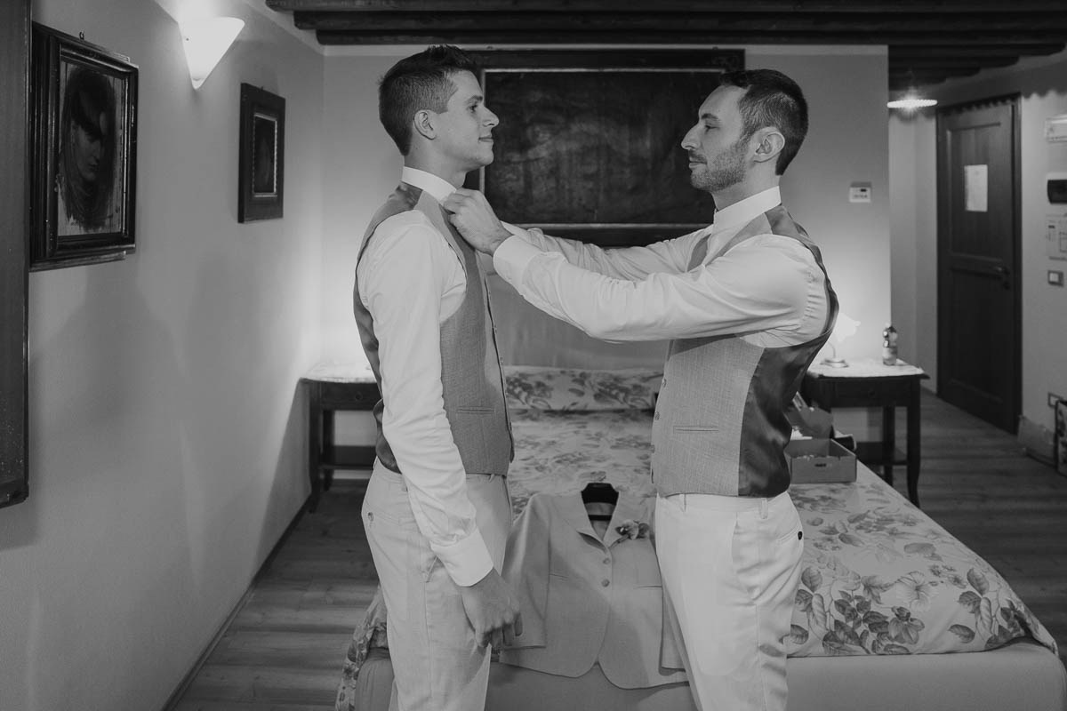Francesco e Leonardo matrimonio presso la tenuta Le Risare Italia. Lorenzo Mazzega Wedding | Fotografo Matrimonio Milano | Reportage