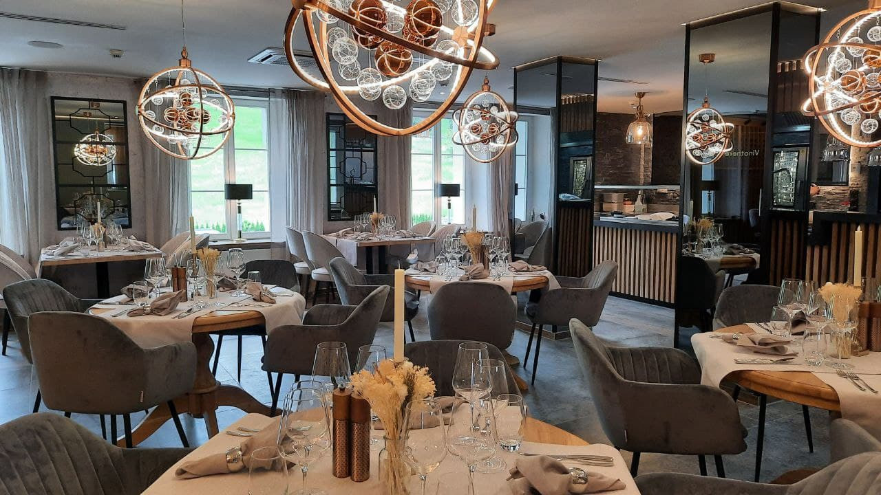 Hotel Himmelrich, Kriens, Šveice. Interjera dizaina studija 4 Stūri