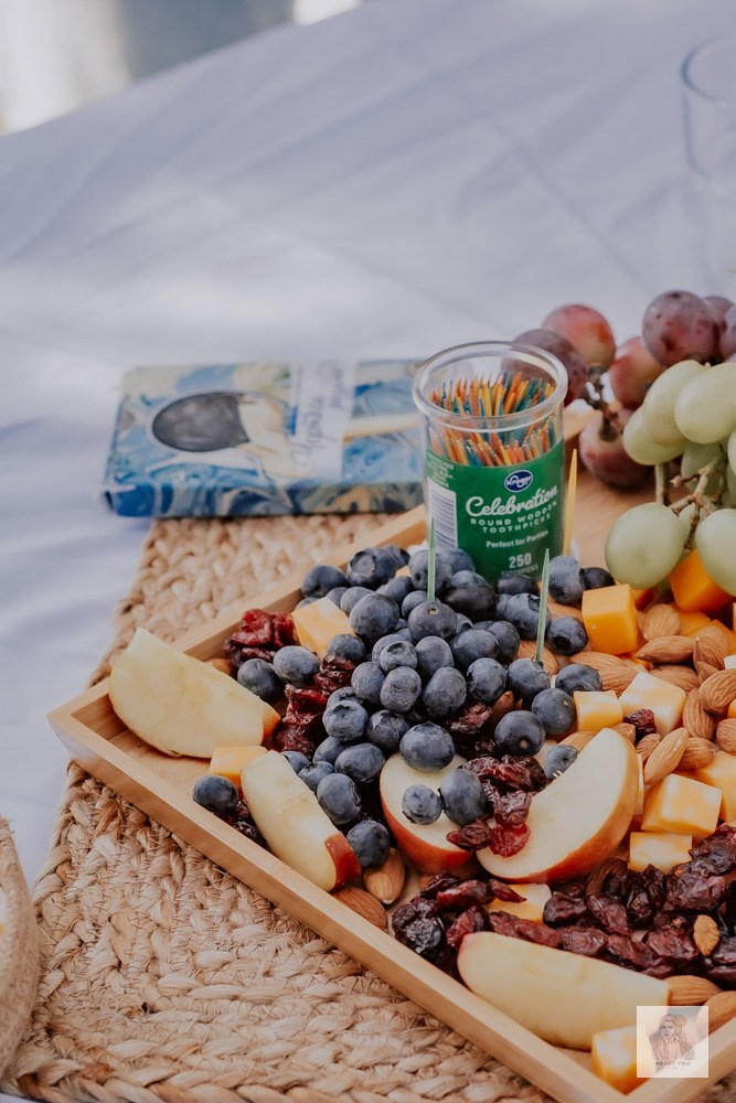 Picnic. Professional portrait photographer in Los Angeles | Axenia Haritonova