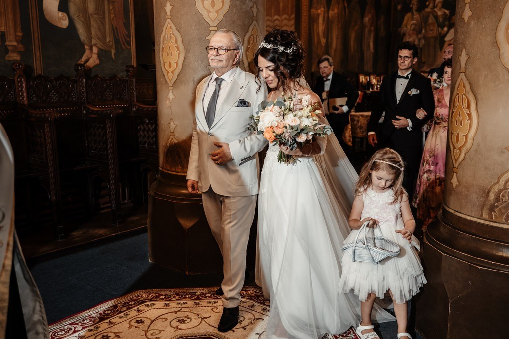 Isil si Radu by Fotograf nunta Iasi — Eduard Schiopu
