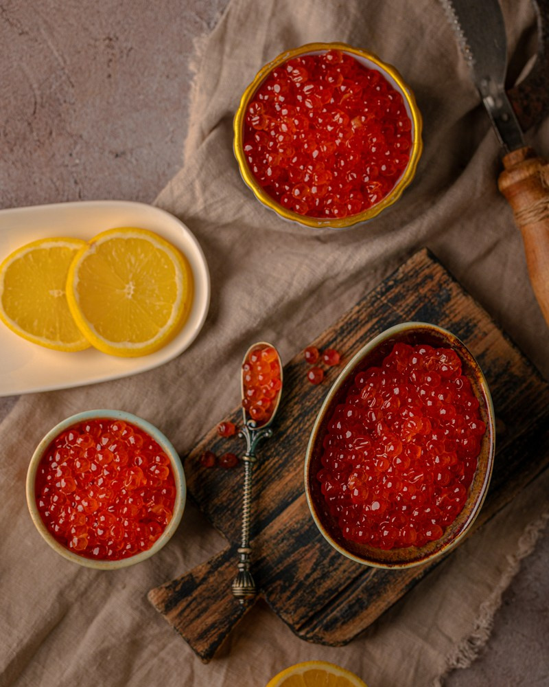 В Азербайджане вы можете подробно ознакомиться с профессиональным фото-портфолио фуд и предметного фотографа Сулейманлы Сулеймана. Здесь представлены качественные фуд-съемки и предметные фотографии для рекламы, меню, e-commerce и продвижения брендов.