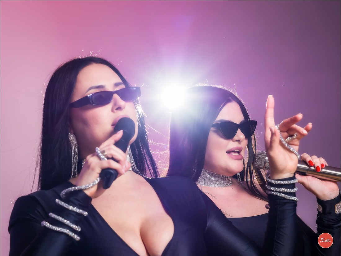 Photographing a singing duet. Photographe à Strasbourg | Portraits, Studio, Enfants, Événements