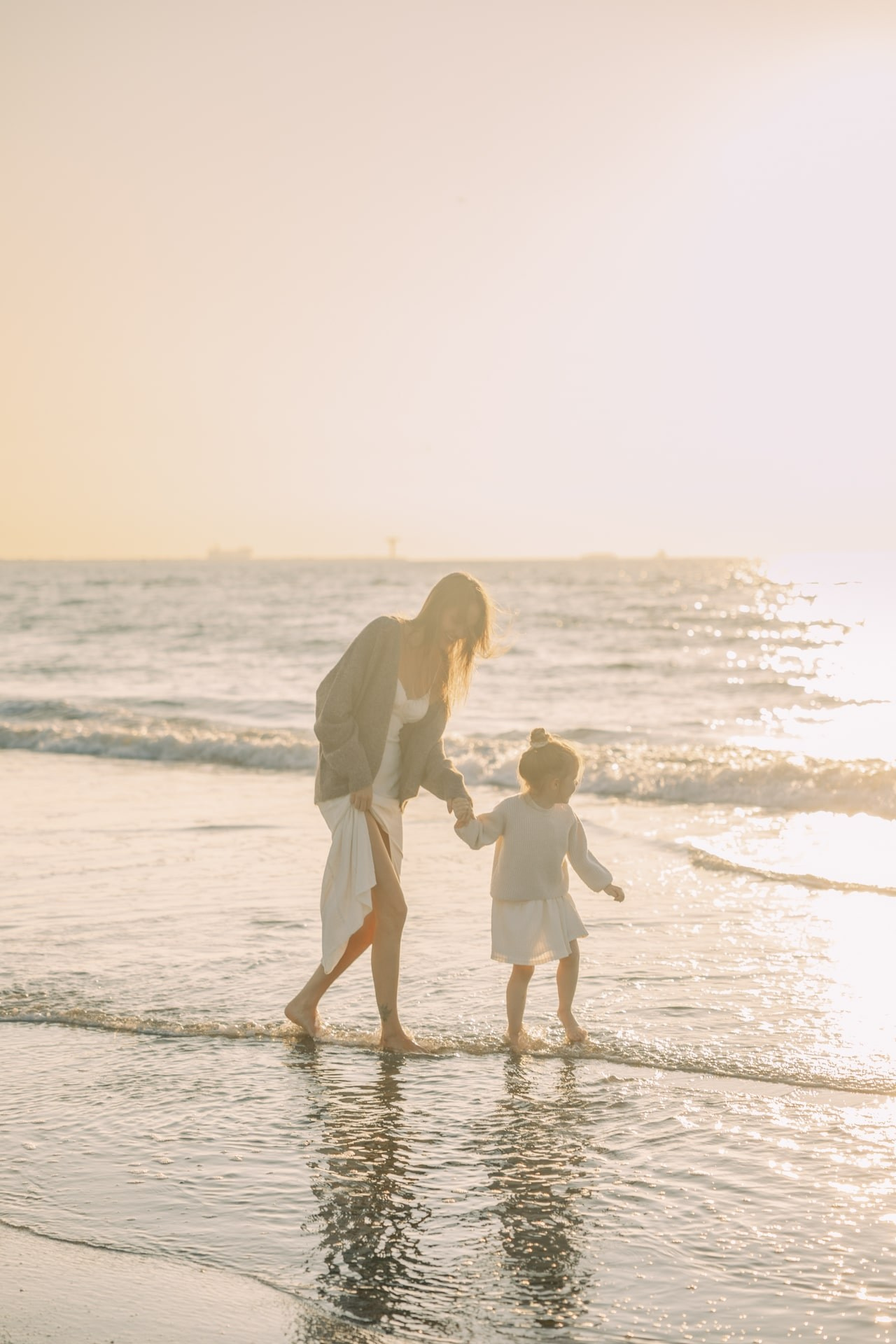 Seaside Portraits — Summer Breeze in Hoek van Holland. Romantic & Soulful Photography by Natalia Olhova in Rotterdam