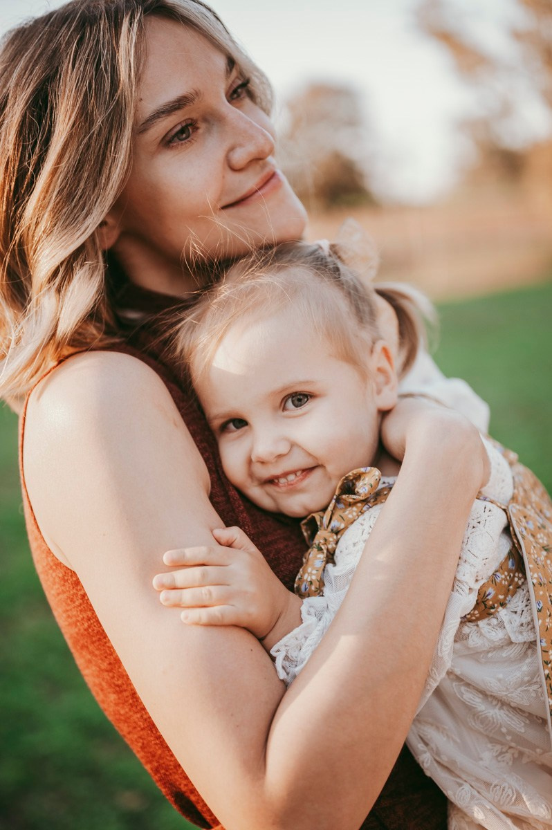 Anastasija, Aleksej i Agata / porodicno fotografisanje napolju. Deciji i porodicni fotograf u Beogradu Oksana Skendzic