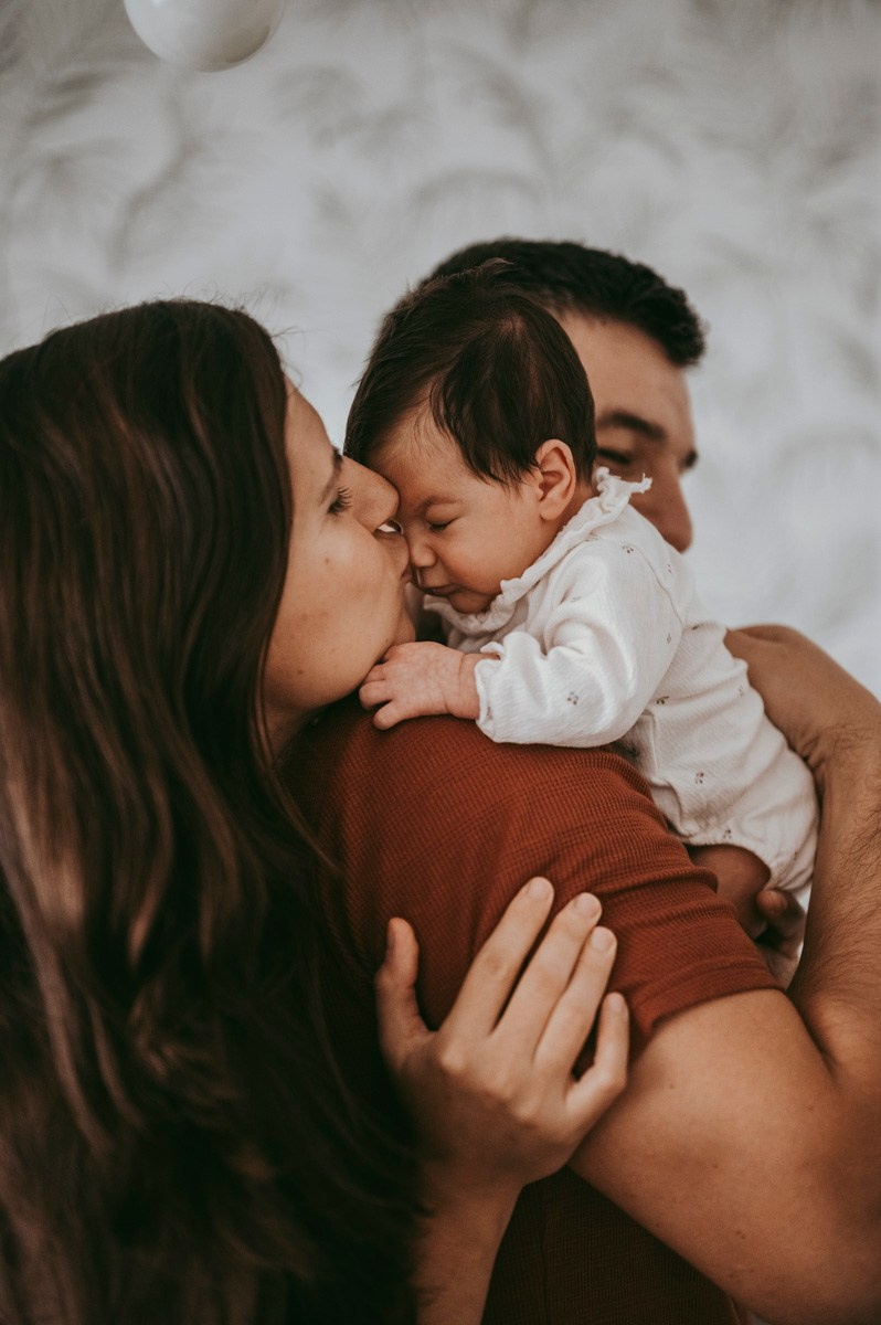 Katarina, Dejan, Petra i Julija / porodicno fotografisanje kod kuce. Deciji i porodicni fotograf u Beogradu Oksana Skendzic