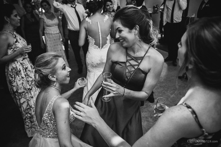 Casamento de Márcia e Marcos na Casa de Chá em Aldeia Pernambuco. Casamento ao ar livre. EntreOlhares Fotografia e Filmagem de Casamentos em Recife/PE e João Pessoa/PB — Momentos únicos eternizados com sensibilidade