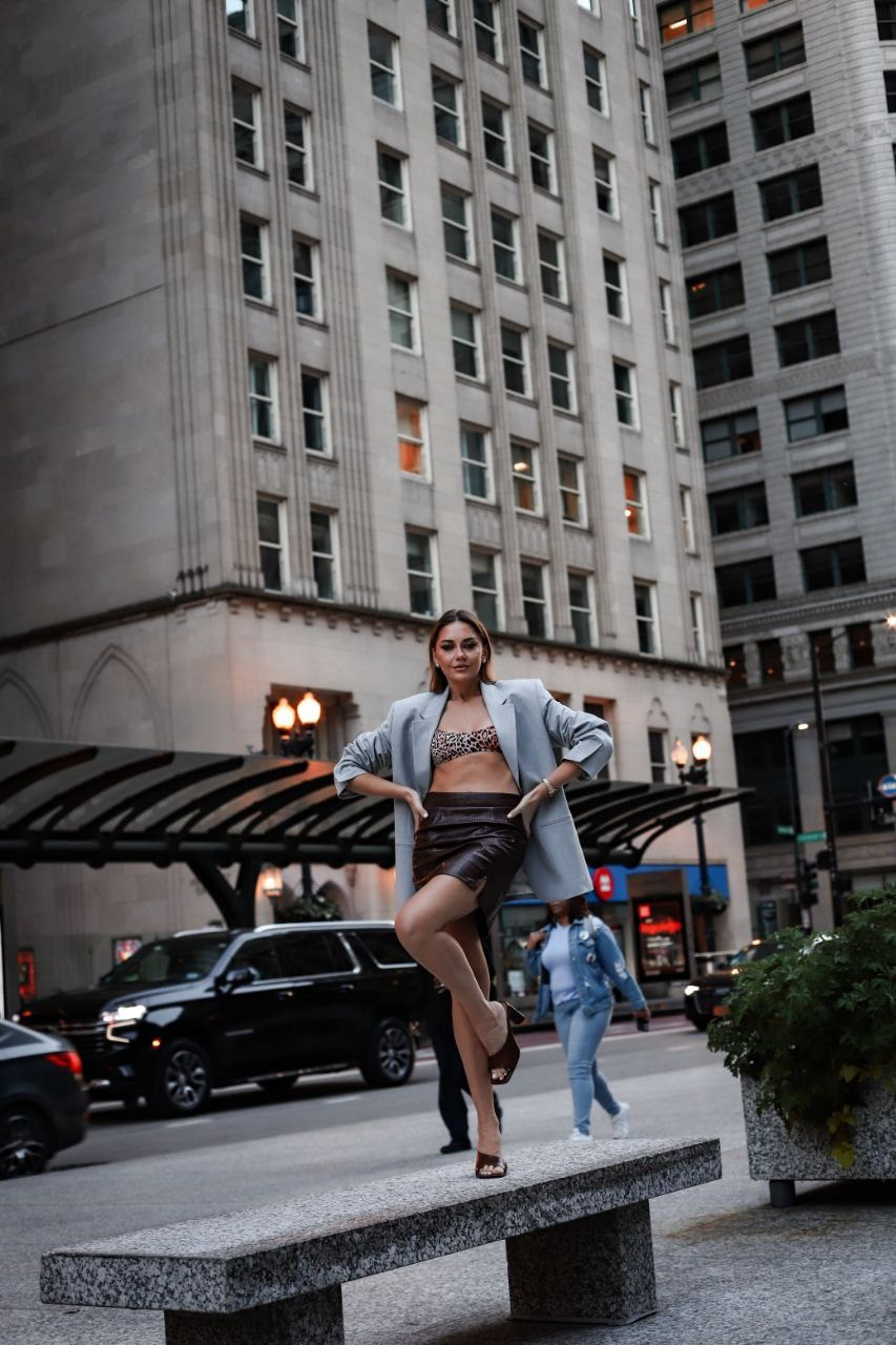 Street shoot with Yulia. VALERIIA VIUNOVA individual shooting\love story\event\brand