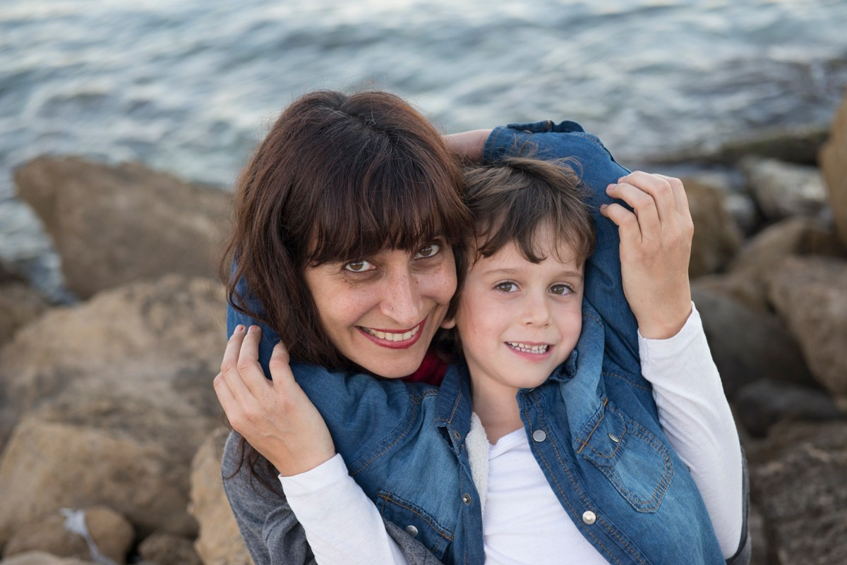 Madres. Fotografia de familias en Alicante Mónica Santonja