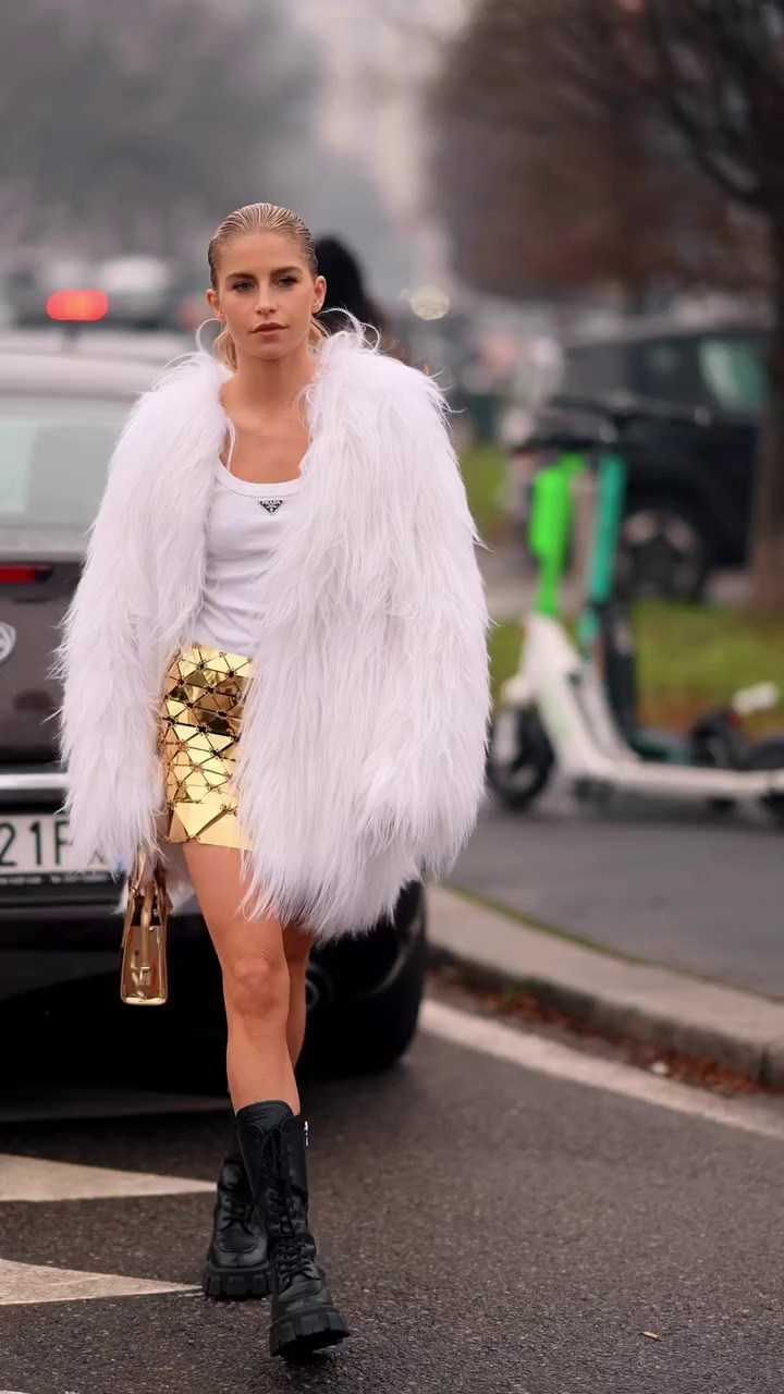 Caro Daur. Julia Di |Fashion streetstyle photographer|videomaker in Milan & Paris