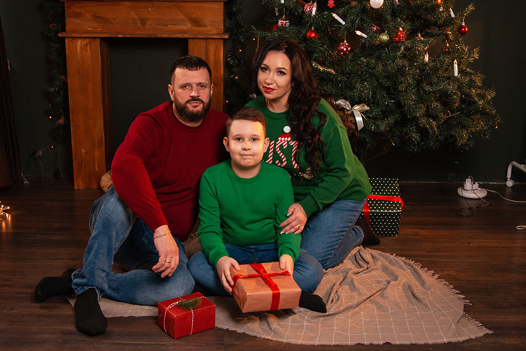 Семейная фотосессия в студии Клевер. Ляйсан, Александр и Елисей. Svetlana Vidru Fotograf aus Speyer und Germersheim