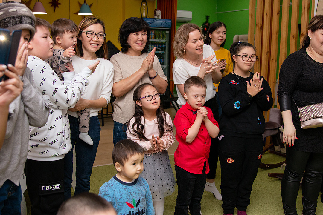 Новогодний праздник у солнечных деток. Svetlana Vidru Fotograf aus Speyer und Germersheim