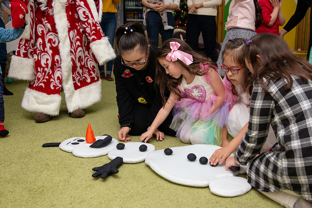 Новогодний праздник у солнечных деток. Svetlana Vidru Fotograf aus Speyer und Germersheim
