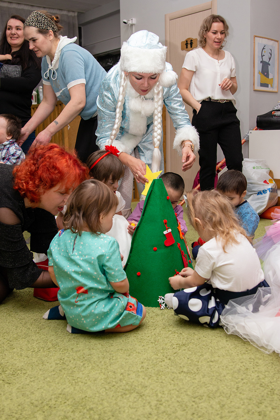 Новогодний праздник у солнечных деток. Svetlana Vidru Fotograf aus Speyer und Germersheim