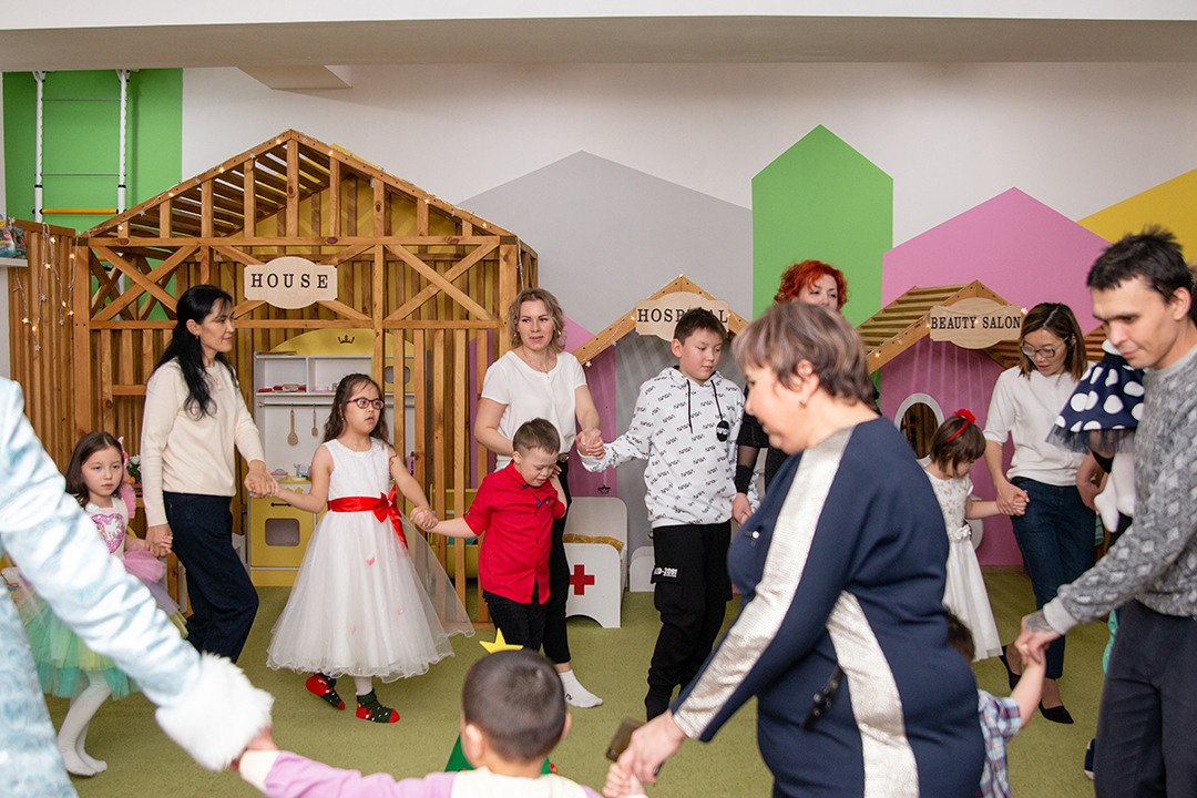 Новогодний праздник у солнечных деток. Svetlana Vidru Fotograf aus Speyer und Germersheim