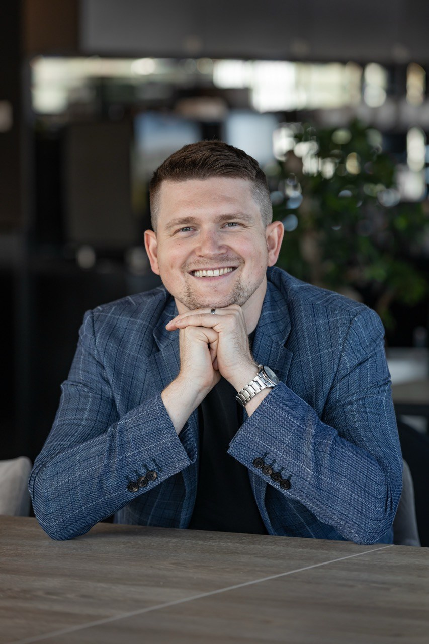 Mens portrait photography. Dana Lišková — Empatická fotografka | Introspektivní umělkyně | Neurodivergentní koučka| Zakladatelka Artepy.cz