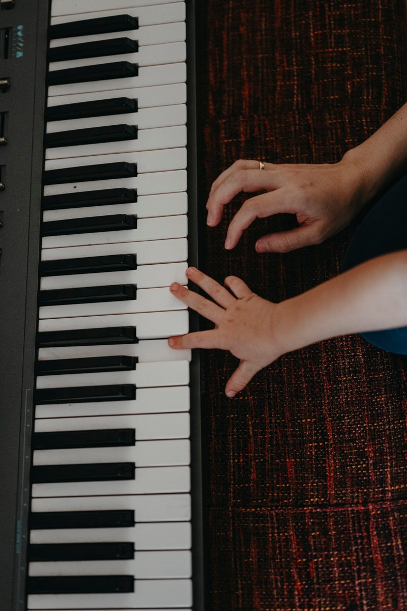 Porodicno fotografisanje kod kuce — Andjela, Lazar, Janko i Mihajlo. Deciji i porodicni fotograf u Beogradu Oksana Skendzic