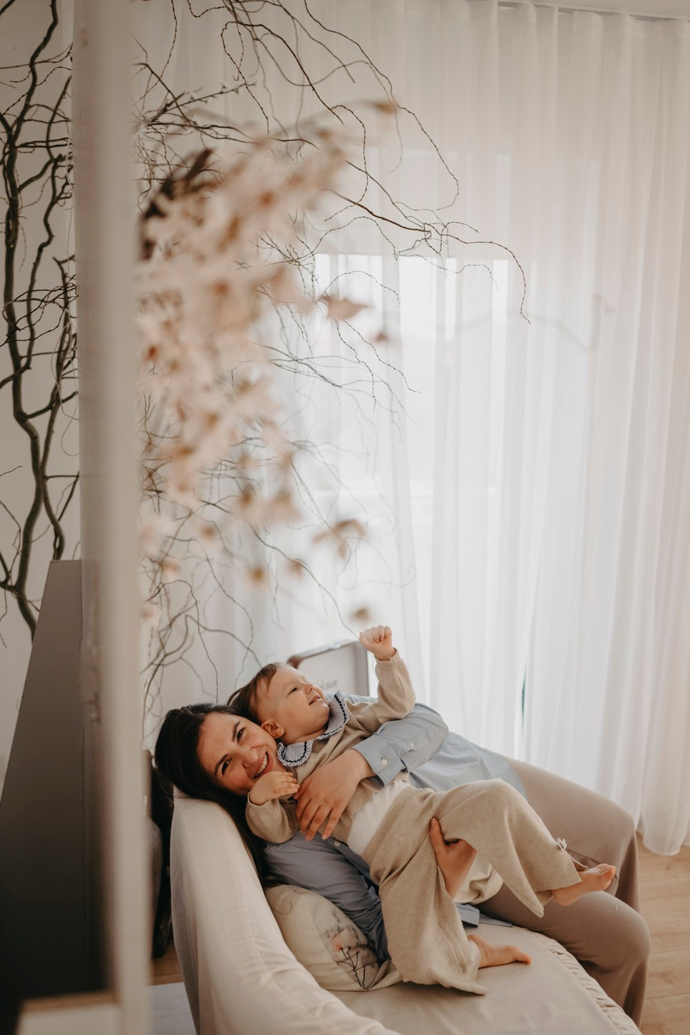 Mamine i bakine Masa i Nadja. Deciji i porodicni fotograf u Beogradu Oksana Skendzic