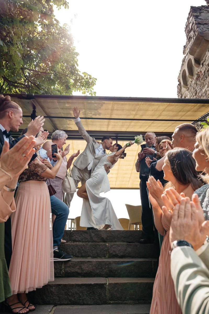 Civil Wedding at Burg Schwarzenstein in Geisenheim. Wedding photographer & videographer in Germany and Frankfurt | Denis Mirosnik