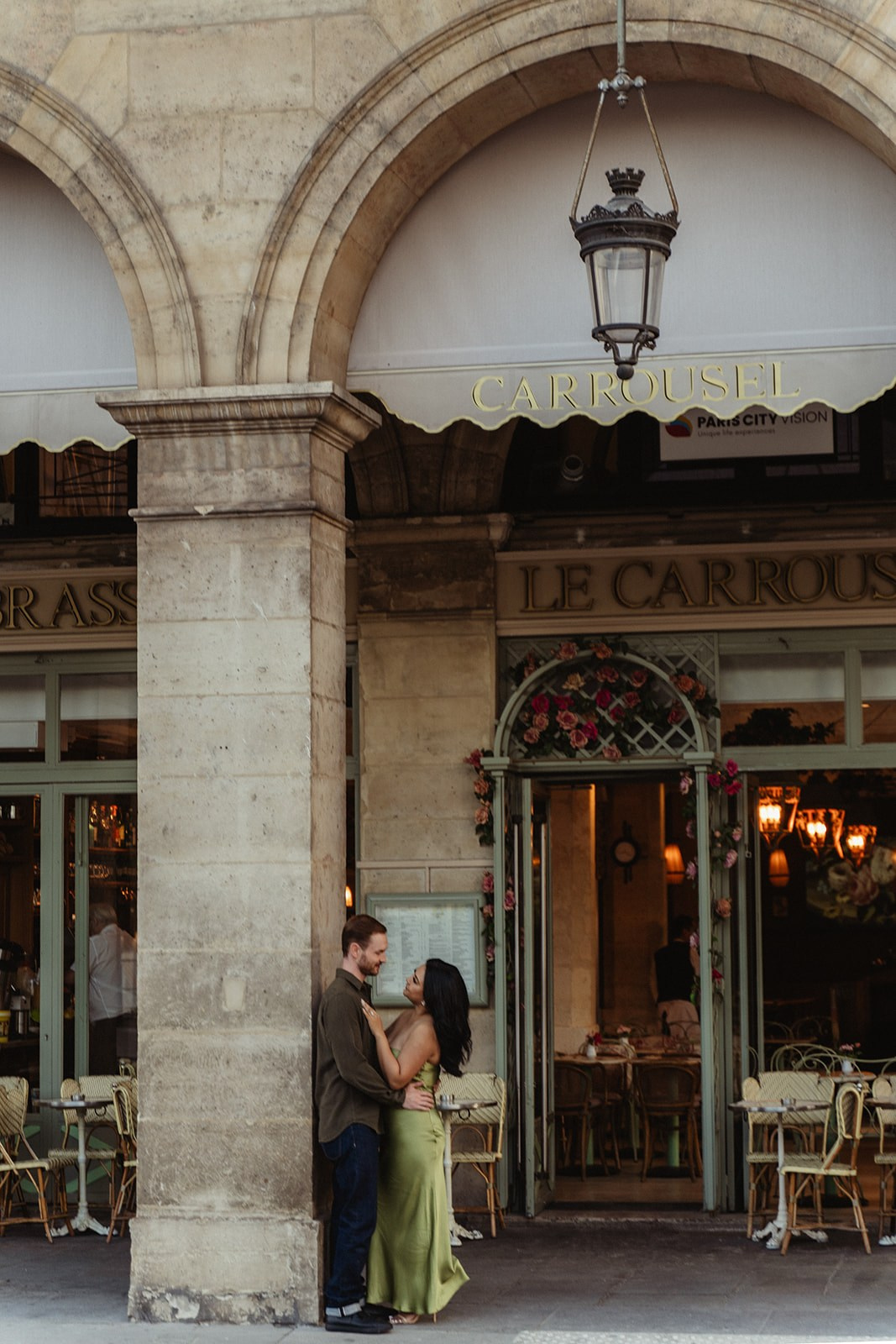 Couple having their candid moment on the streets of Paris