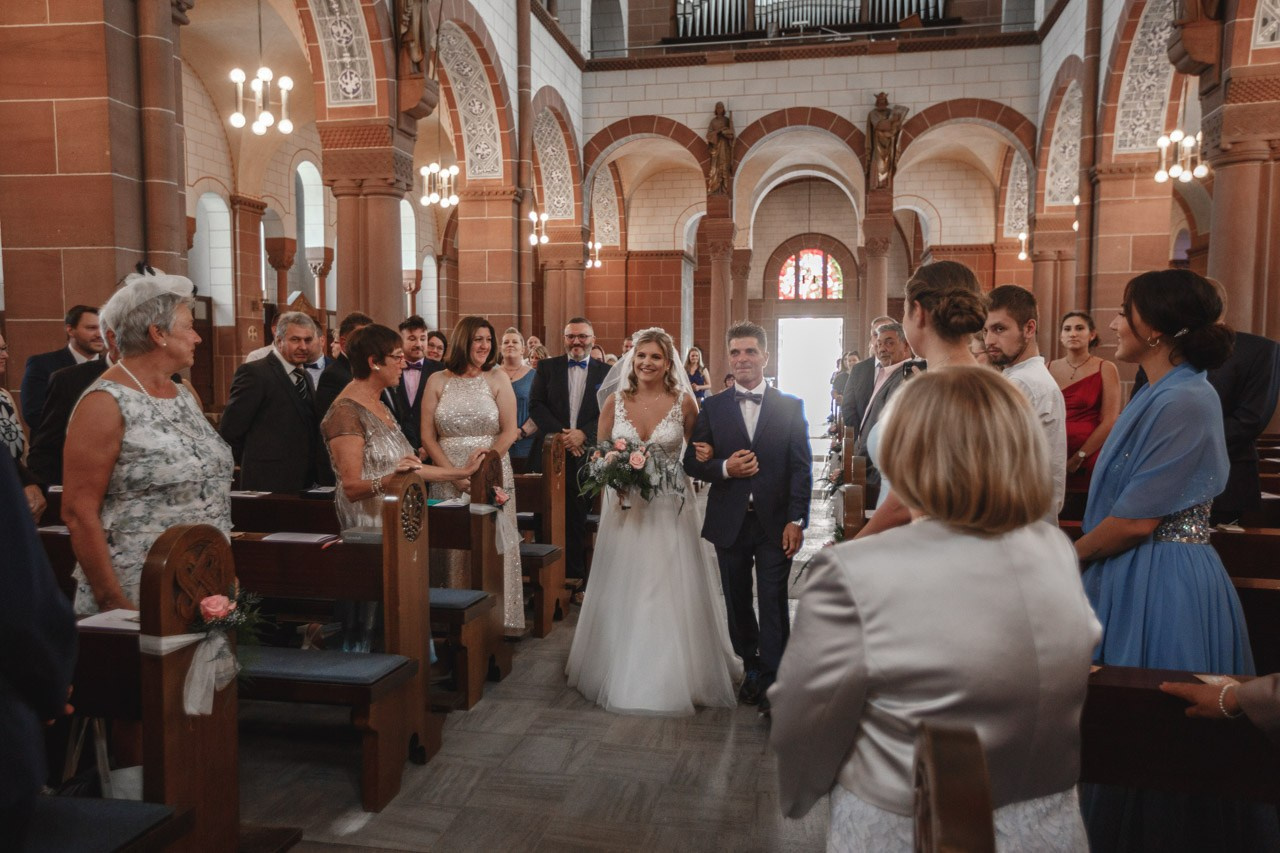 Kirchliche Hochzeit Rheinterrassen Karlsruhe – Noelia & Timo | Hochzeitsfotograf & Videograf